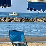 Appartamento La Vela Fronte Mare