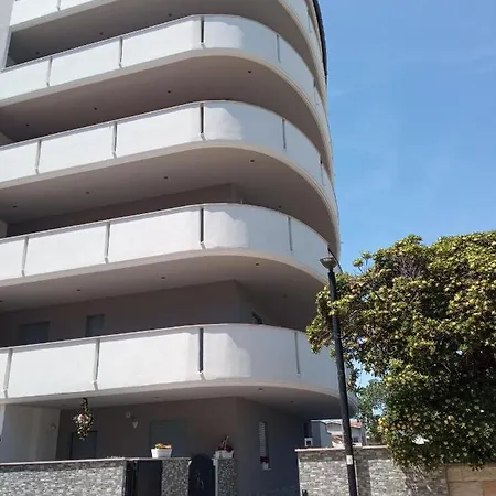 Appartamento La Vela Fronte Mare *