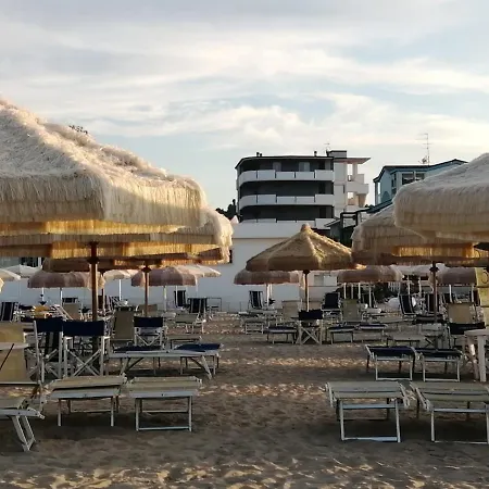 La Vela Fronte Mare